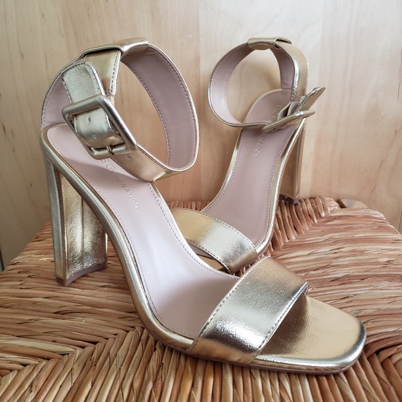 BCBG Ankle Strap Sandals Size 7.5 NEW! - Picture 1 of 10
